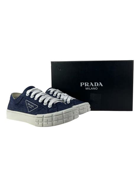 prada cassetta